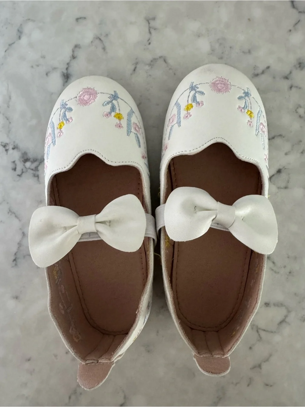 N/A charming white